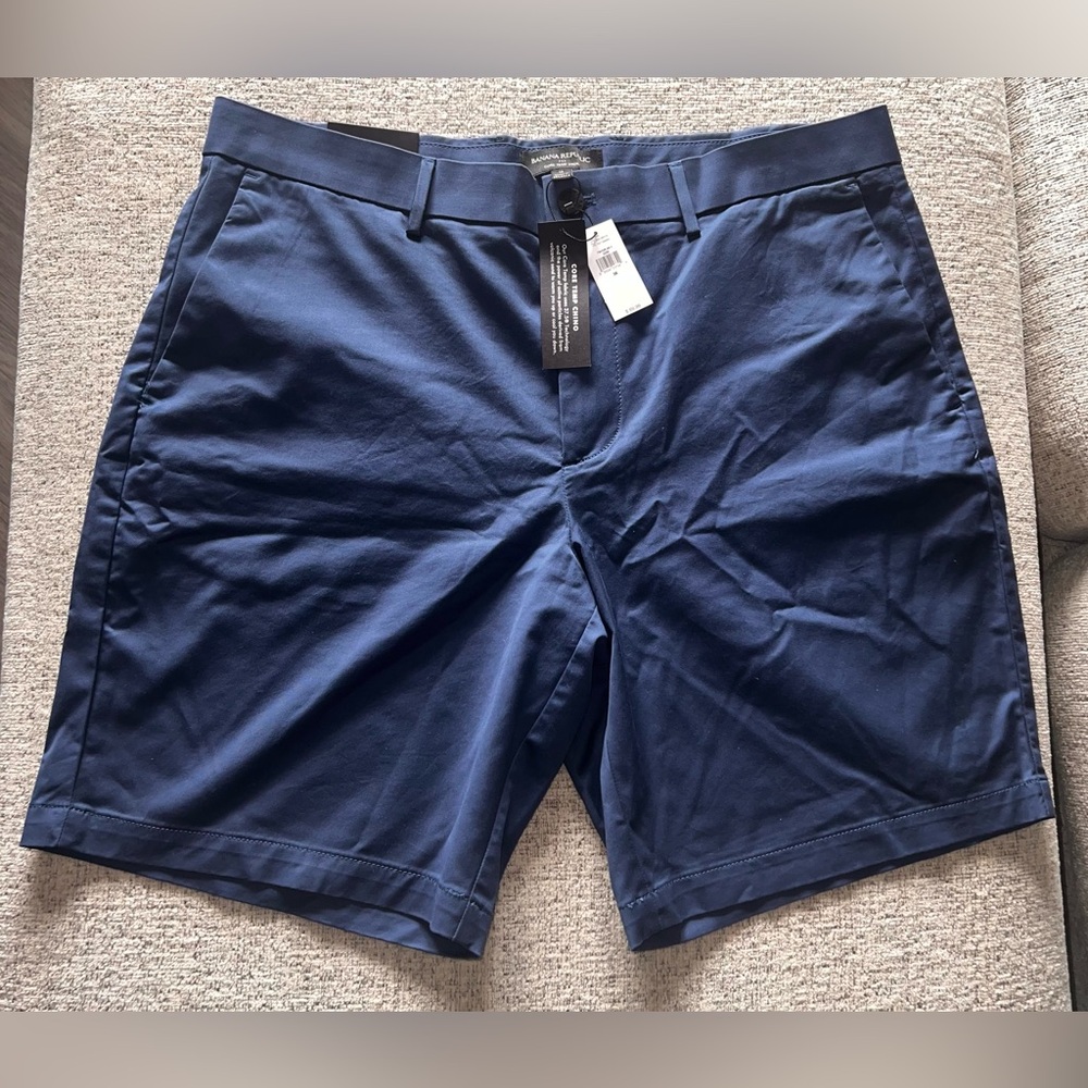 NWT {Banana Republic} 9" CORE TEMP SHORT Size 36